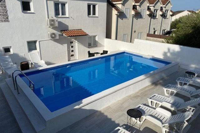 Sea-Views Brazza Apartments With Private Pool Milna  Exterior photo
