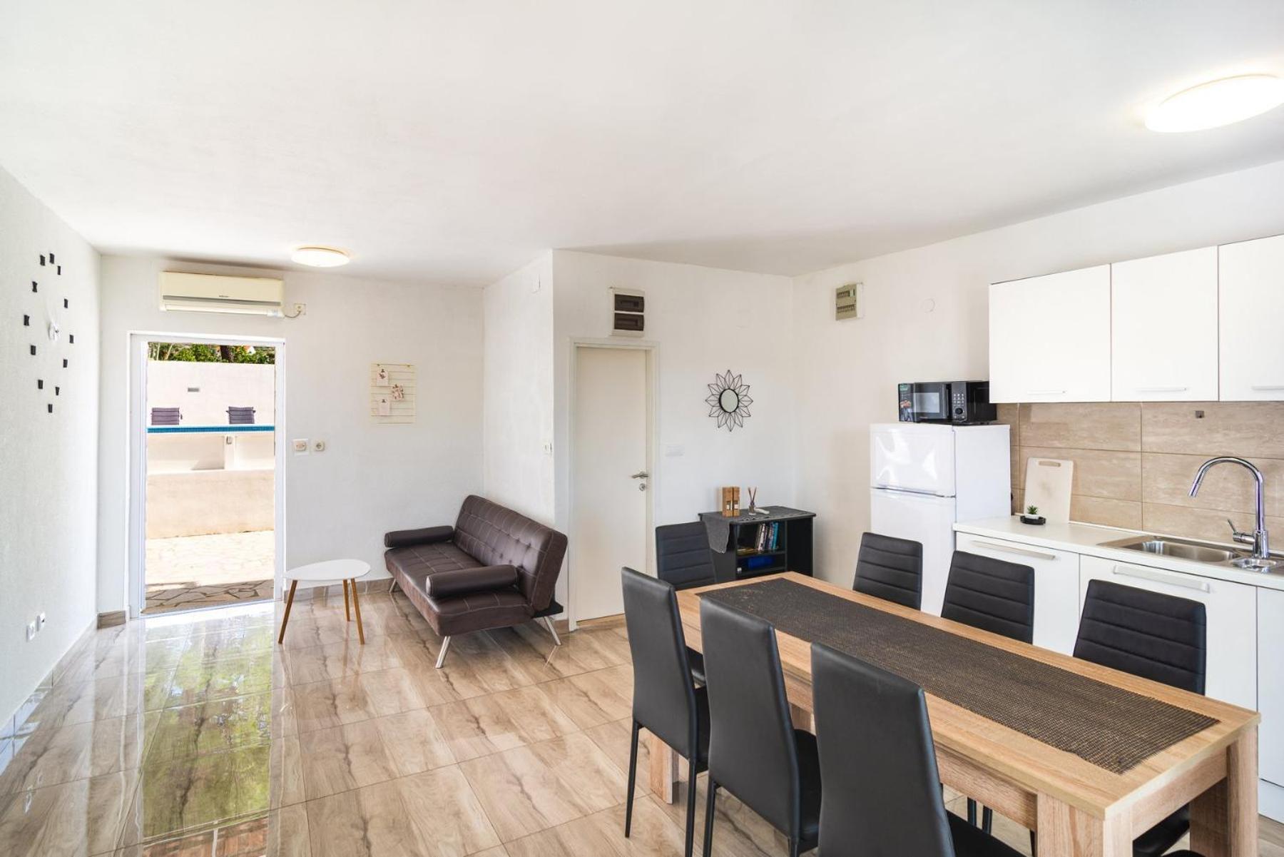 Sea-Views Brazza Apartments With Private Pool Milna  Exterior photo